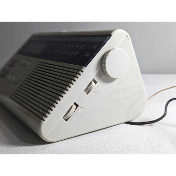 1985 Sony ICF-C220W Dream Machine Radio AM/FM Dual Alarm Digital Clock Taiwan - Picture 10 of 10